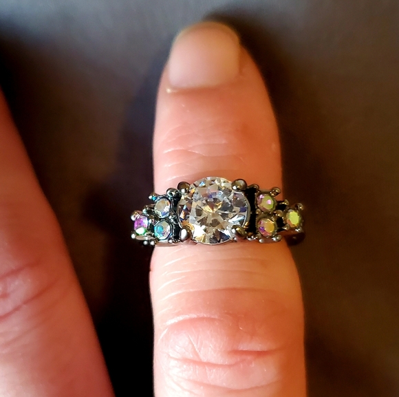 New Unique White Sapphire and Aurora Borealis Black Gold Ring. - Picture 8 of 14